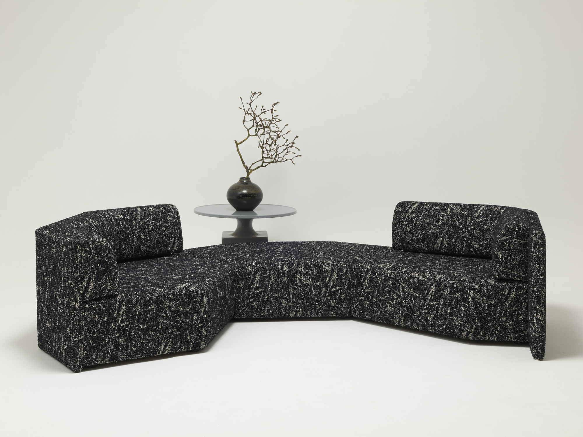 EN-Delcourt-Collection-EKO-sofa
