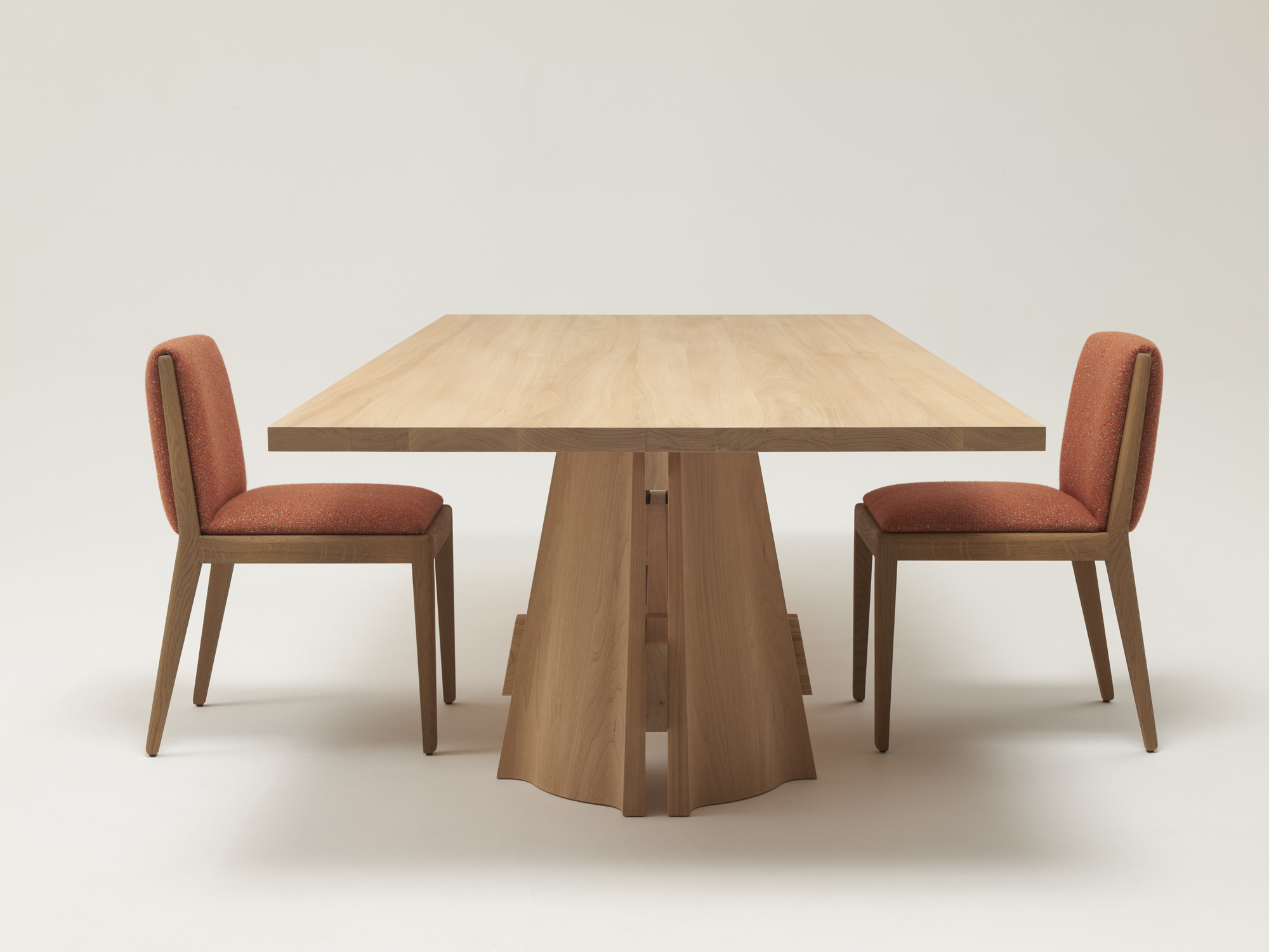 EN-Delcourt-Collection-LEA table- FAE chair
